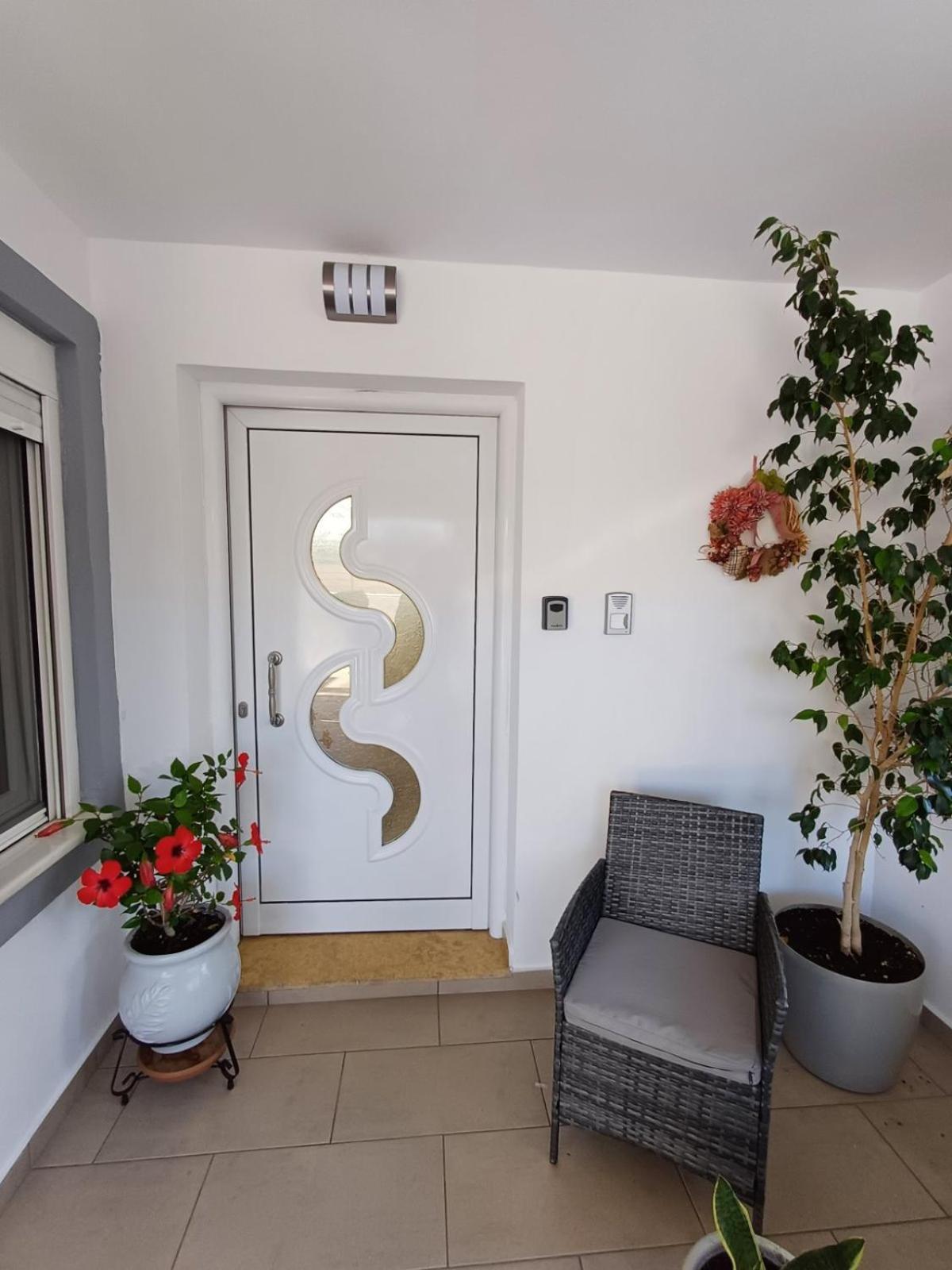 Luxury Apartment Amarynthos Dış mekan fotoğraf